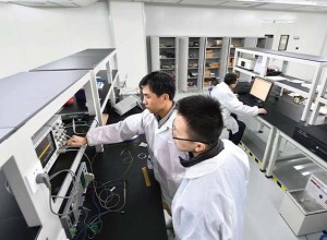 ସଂଲଗ୍ନକ କେବଳଗୁଡ଼ିକର ନକଲ କ୍ଲିକ କ୍ଲିକା